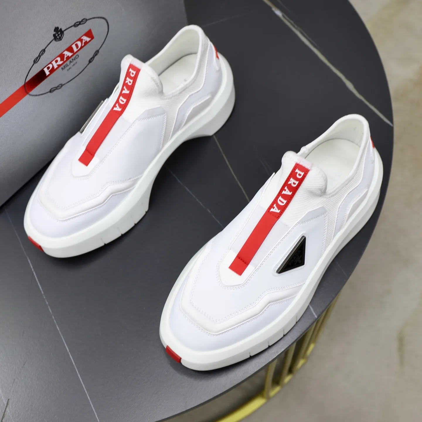 Men's shoes: 620💰🙅‍♂️🙅‍♂️🙅‍♂️ Brand: PRADA Standard code: 38–44 (45 can be customized) Level: Same as the official website Material: Original cowhide fabric Comfortable sheepskin lining Lightweight wear-resistant outsole Style category: Men's fashionable casual shoes and boots Running sneakers Distinguished luxury brand elements Top luxury Color: actual picture color